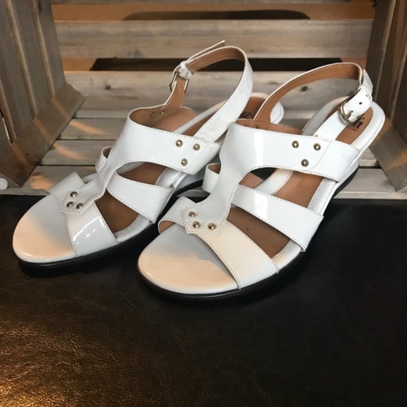 sofft white sandals